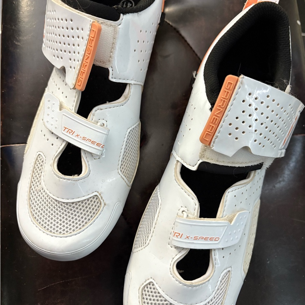 LG Sneakers - White and Orange